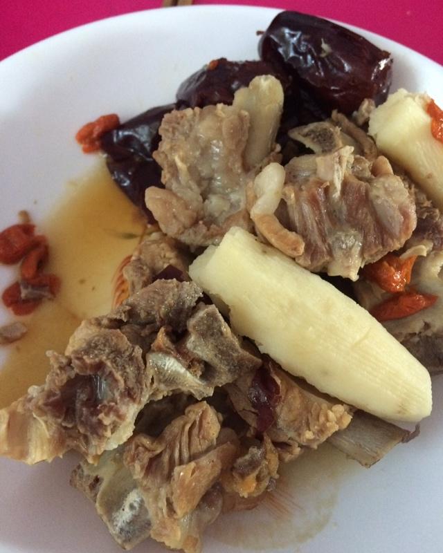 玉米山药炖排骨