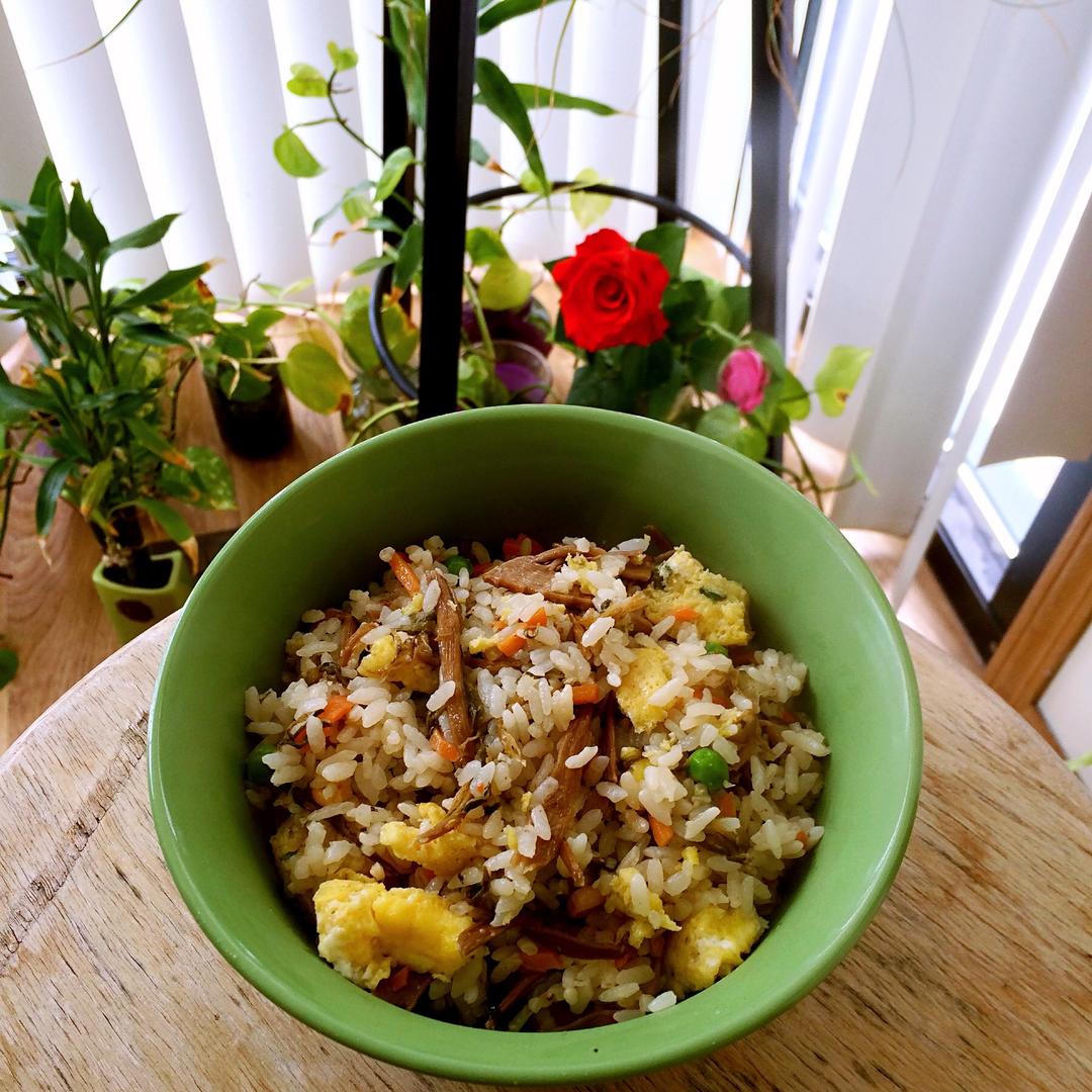 梅干菜蛋炒饭的做法