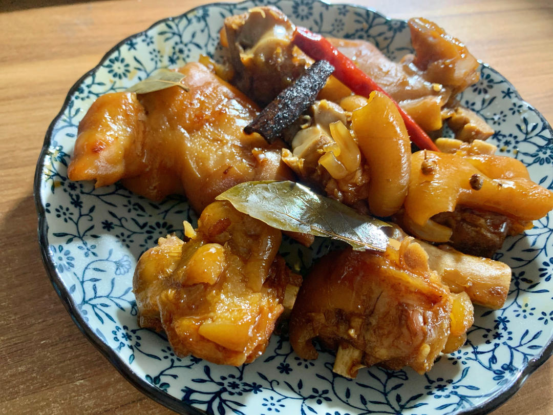 美味的家常菜：红烧猪蹄