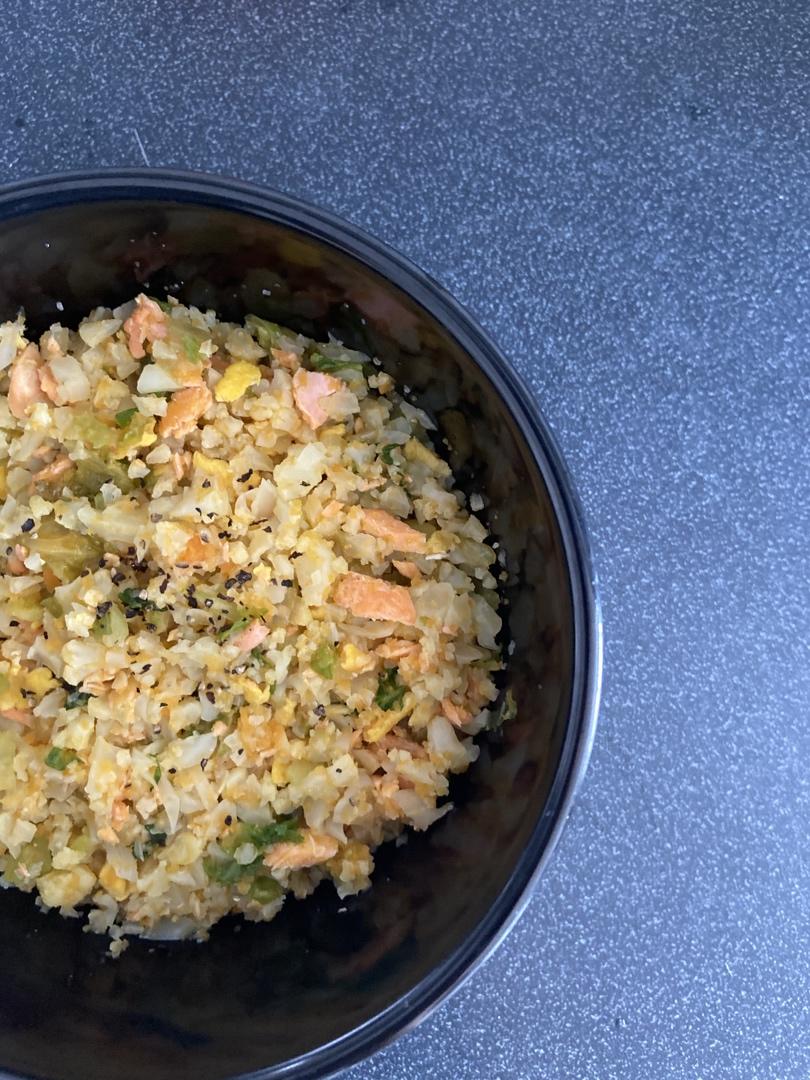 【健康三餐】三文鱼时蔬菜花米炒饭