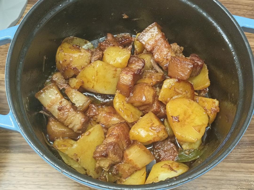 土豆红烧肉