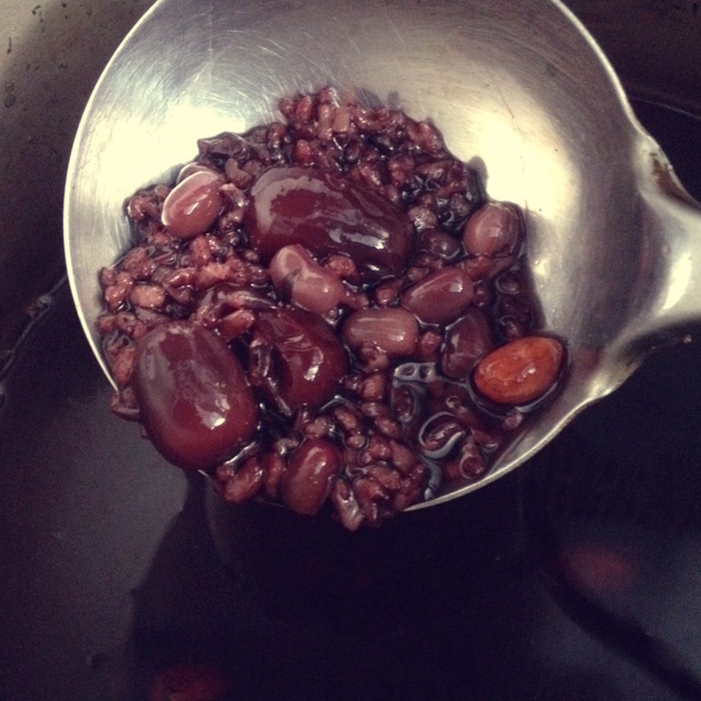 月子餐：红小豆黑米粥（有效缓解头晕）