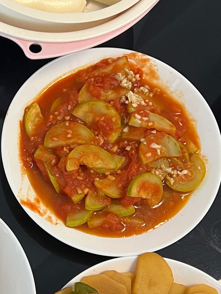一周吃两次，皮肤变白：西红柿炒西葫芦