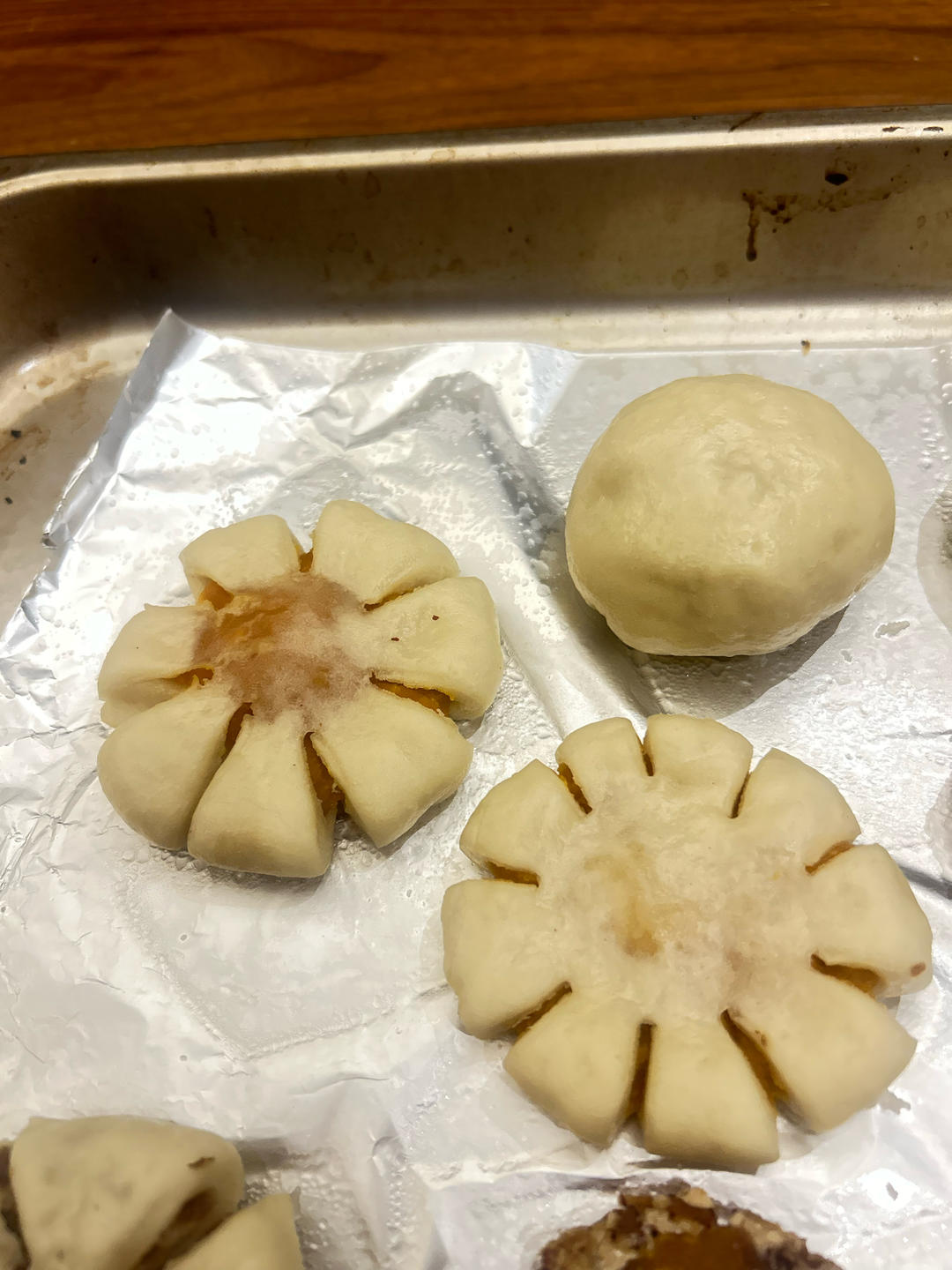 松软香甜的奶黄包，很快就可以搞定。