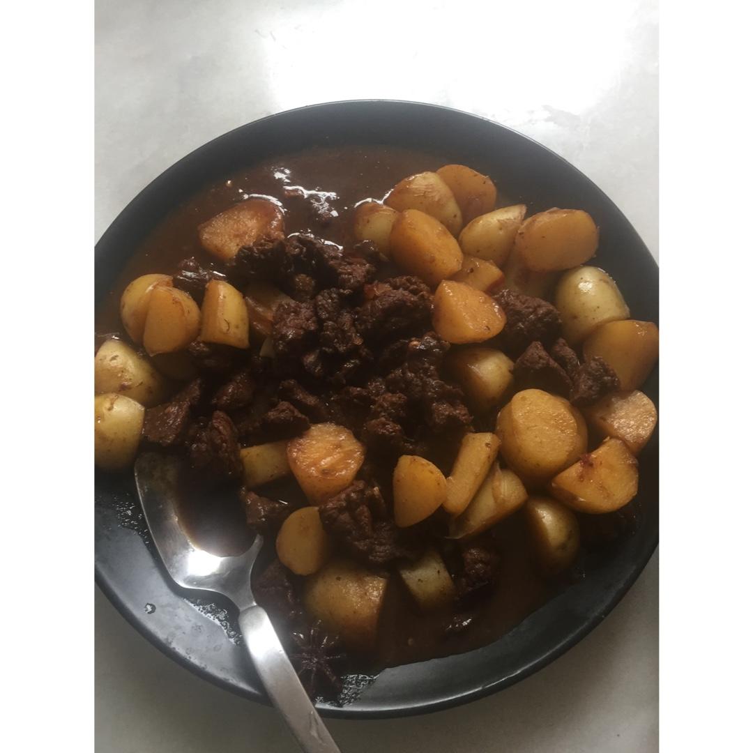 土豆炖牛肉