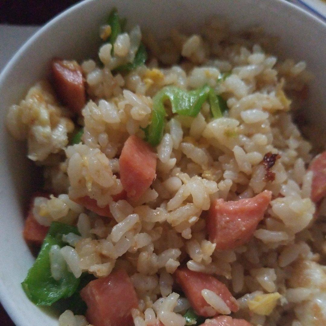 火腿鸡蛋炒饭