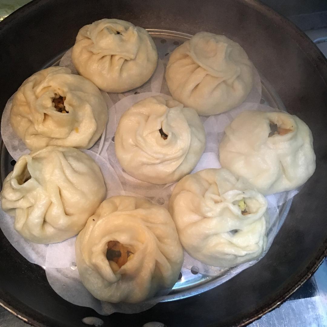 胡萝卜木耳鸡蛋素包子