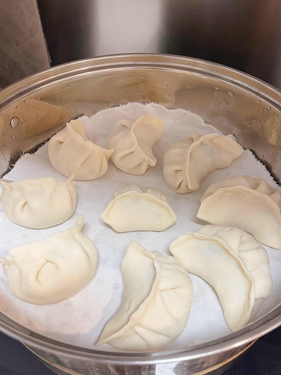 韭菜鸡蛋烫面蒸饺