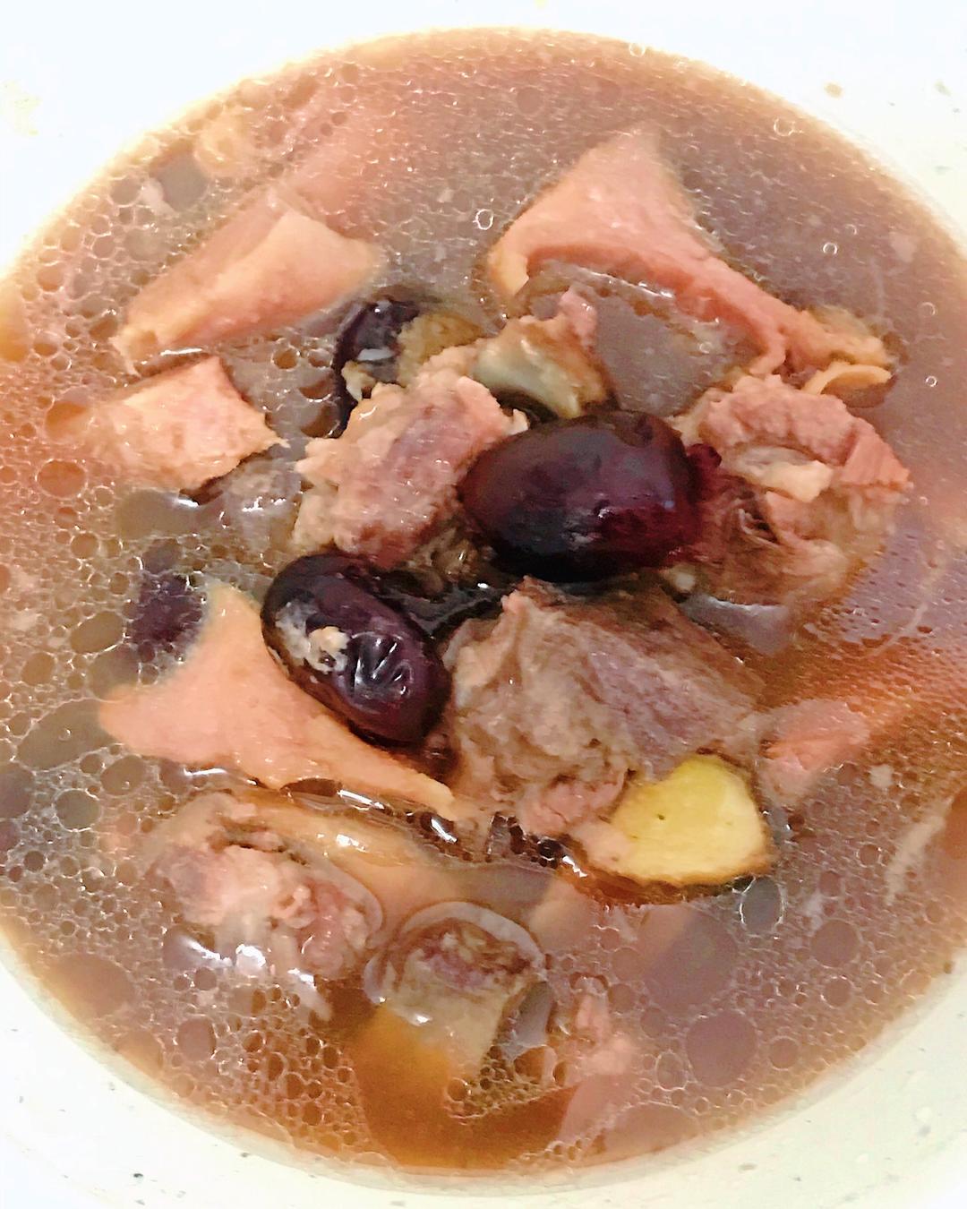 榴莲肉的下火克星——榴莲壳红枣排骨靓汤