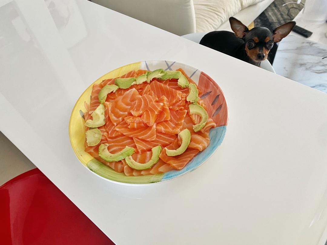 牛油果三文鱼刺身