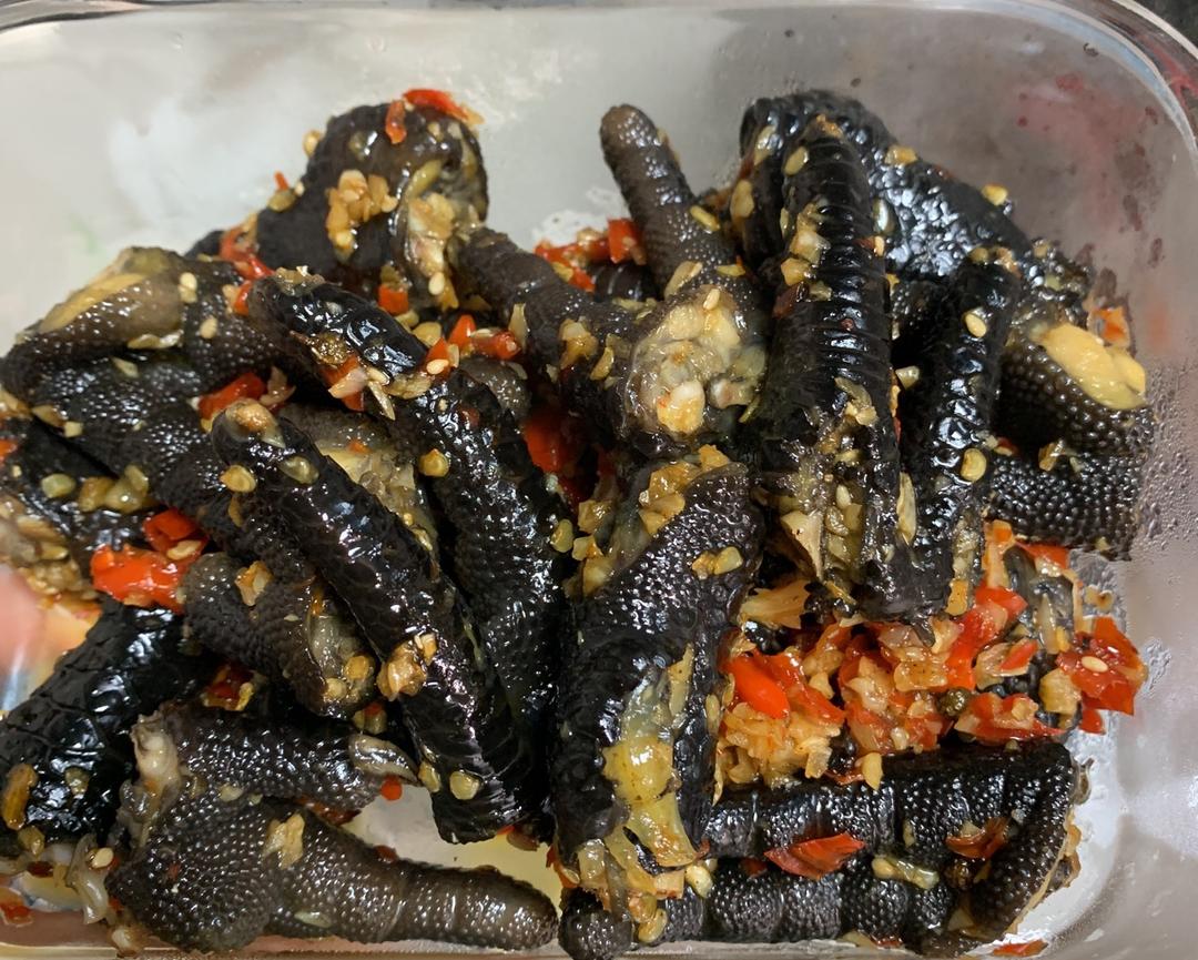 超级好吃😋零嘴🤩🤩“小米辣蒜蓉炒鸡脚”的做法