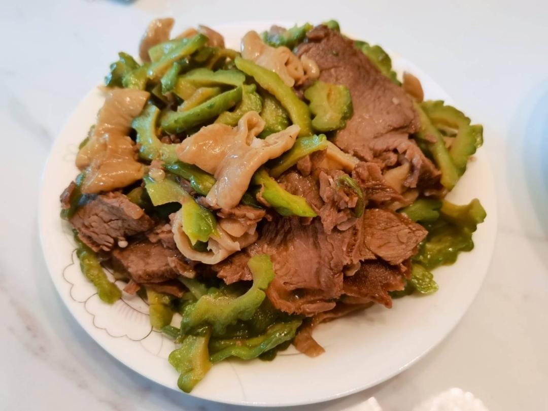 苦瓜烧肥肠