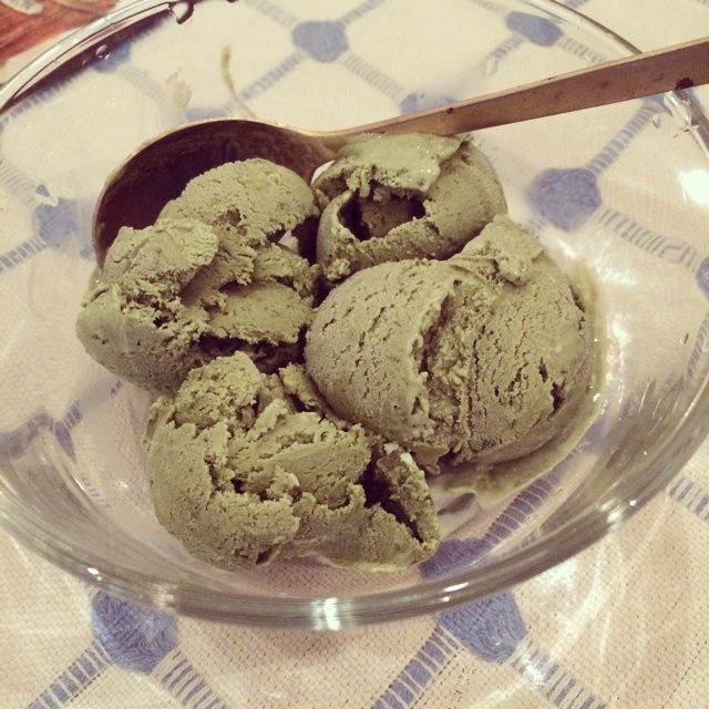 抹茶白巧冰淇淋