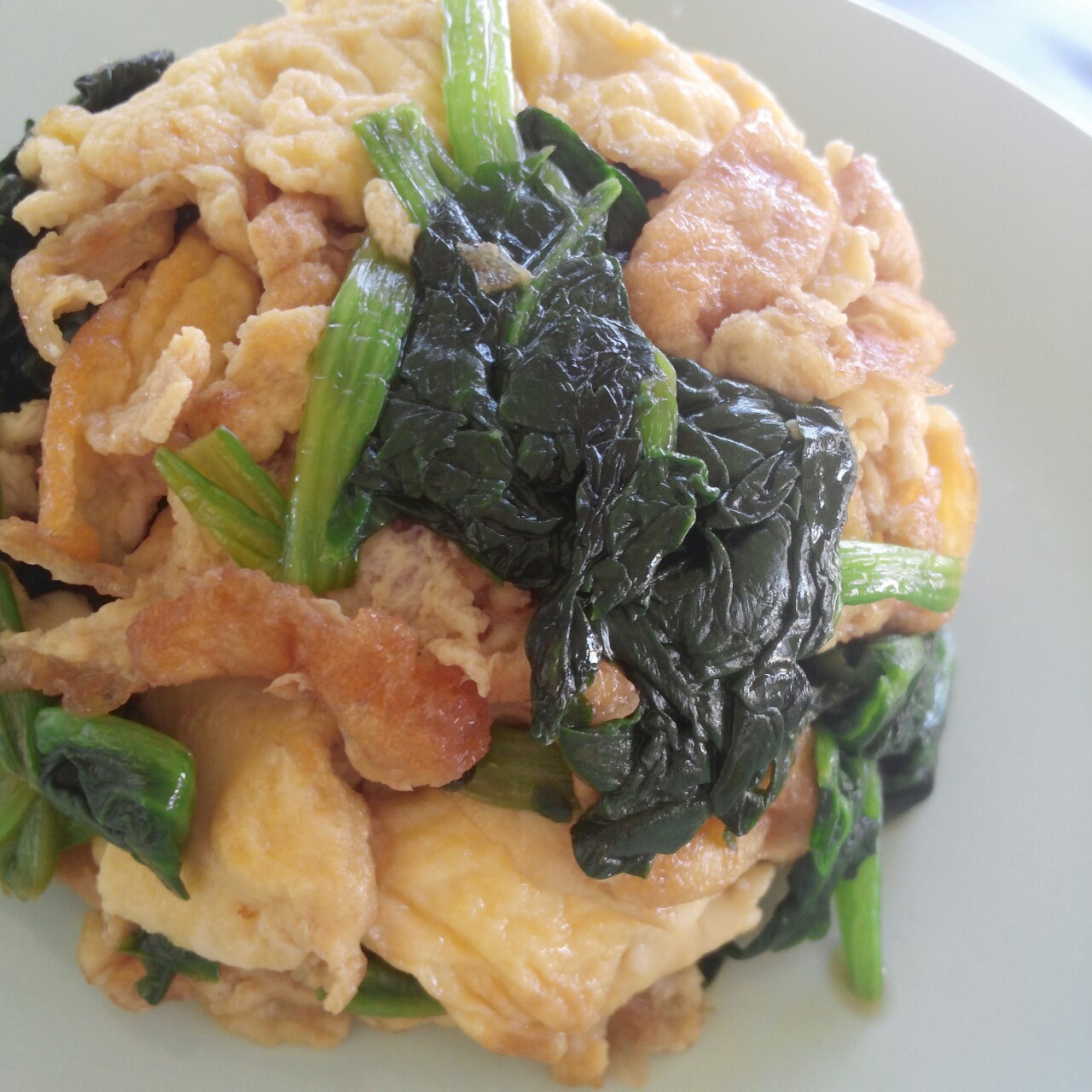 菠菜炒鸡蛋（味道香喷的秘诀）