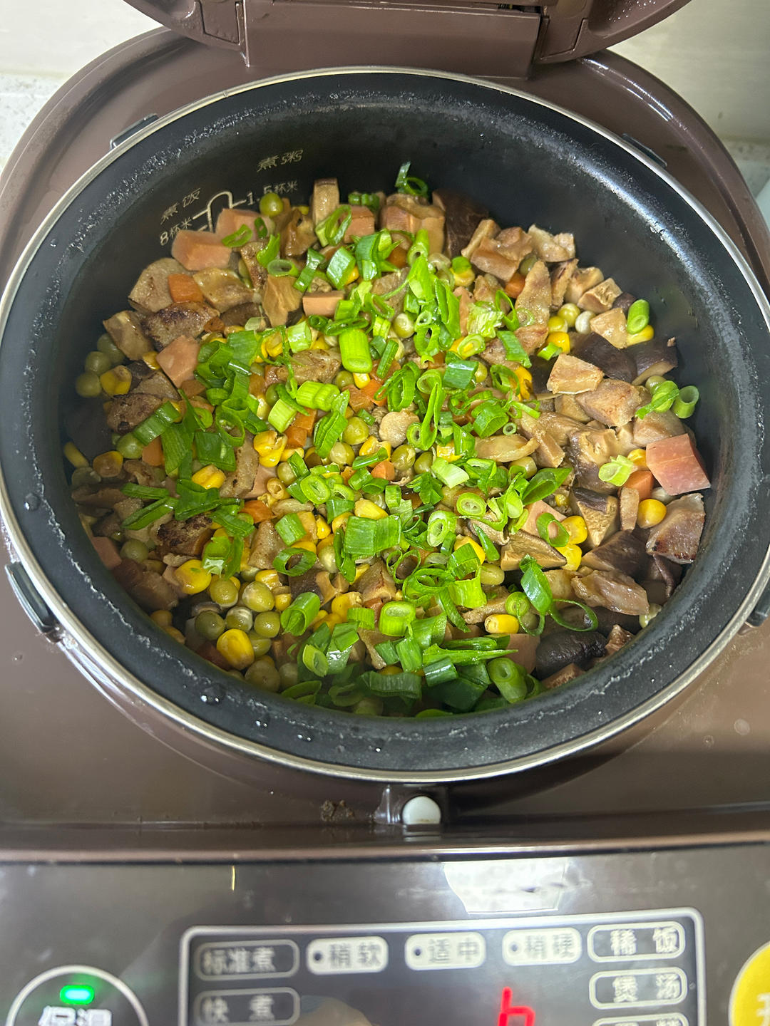 懒人必备～电饭煲腊肠焖饭