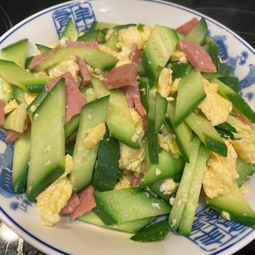 五分钟下饭菜黄瓜火腿炒鸡蛋
