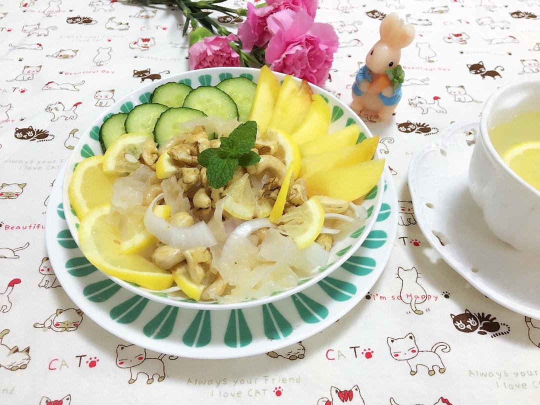 银耳蜜桃鸡肉沙拉