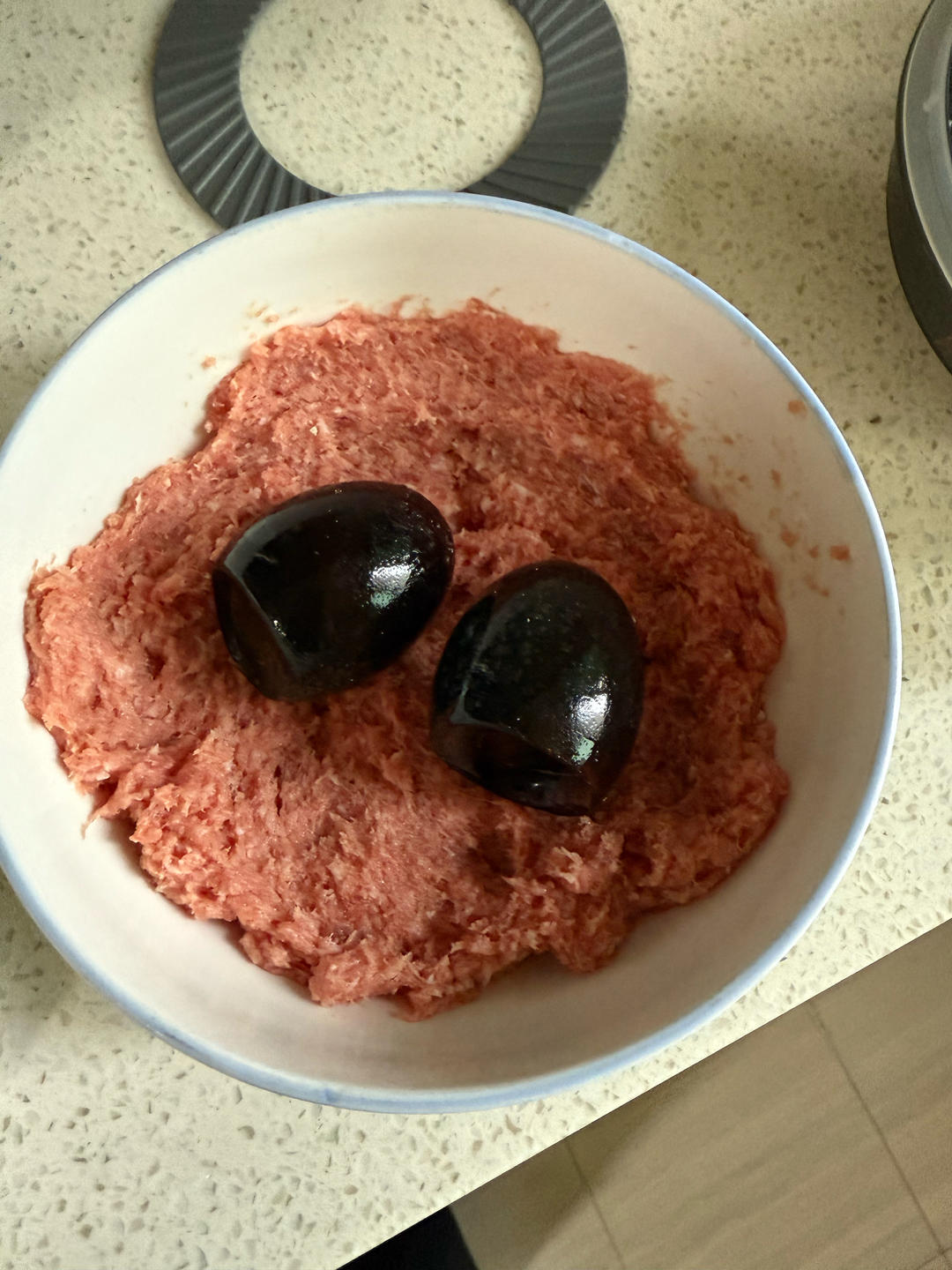 南昌鸡蛋肉饼瓦罐汤！是鸡蛋死死压着肉饼卧在罐底的那种！（电炖盅版）