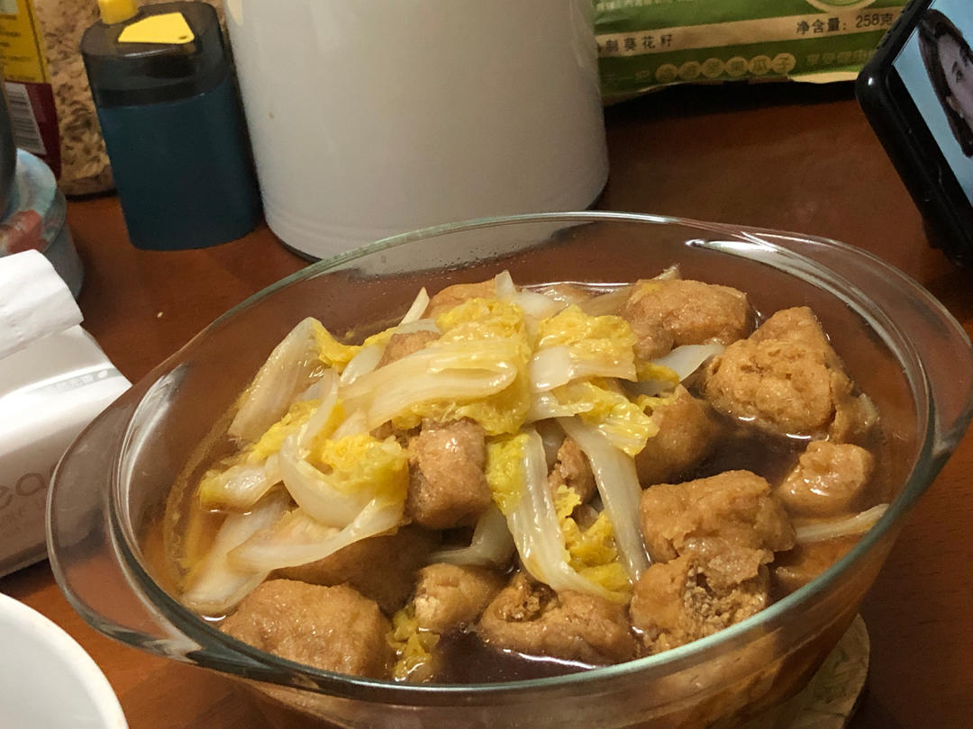 好吃到连汤汁都不剩的白菜焖豆泡，给肉都不换