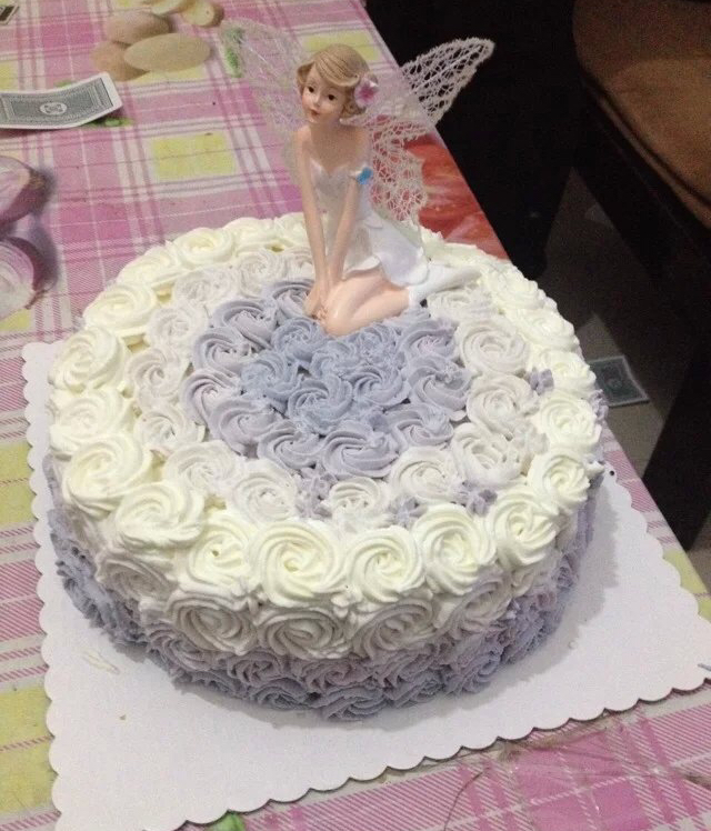 紫色玫瑰渐变裱花蛋糕