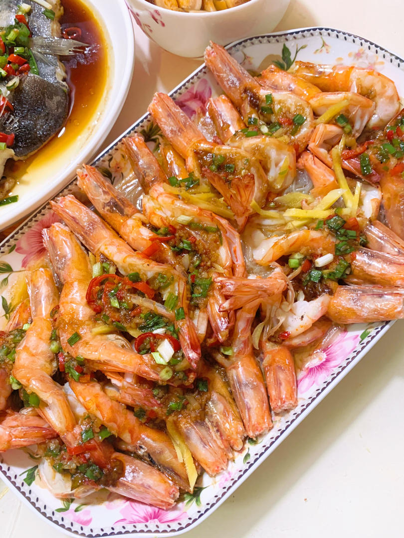 0失败的蒜茸酱粉丝蒸虾🦐🦐🦐（蒜茸酱衍生菜谱）
