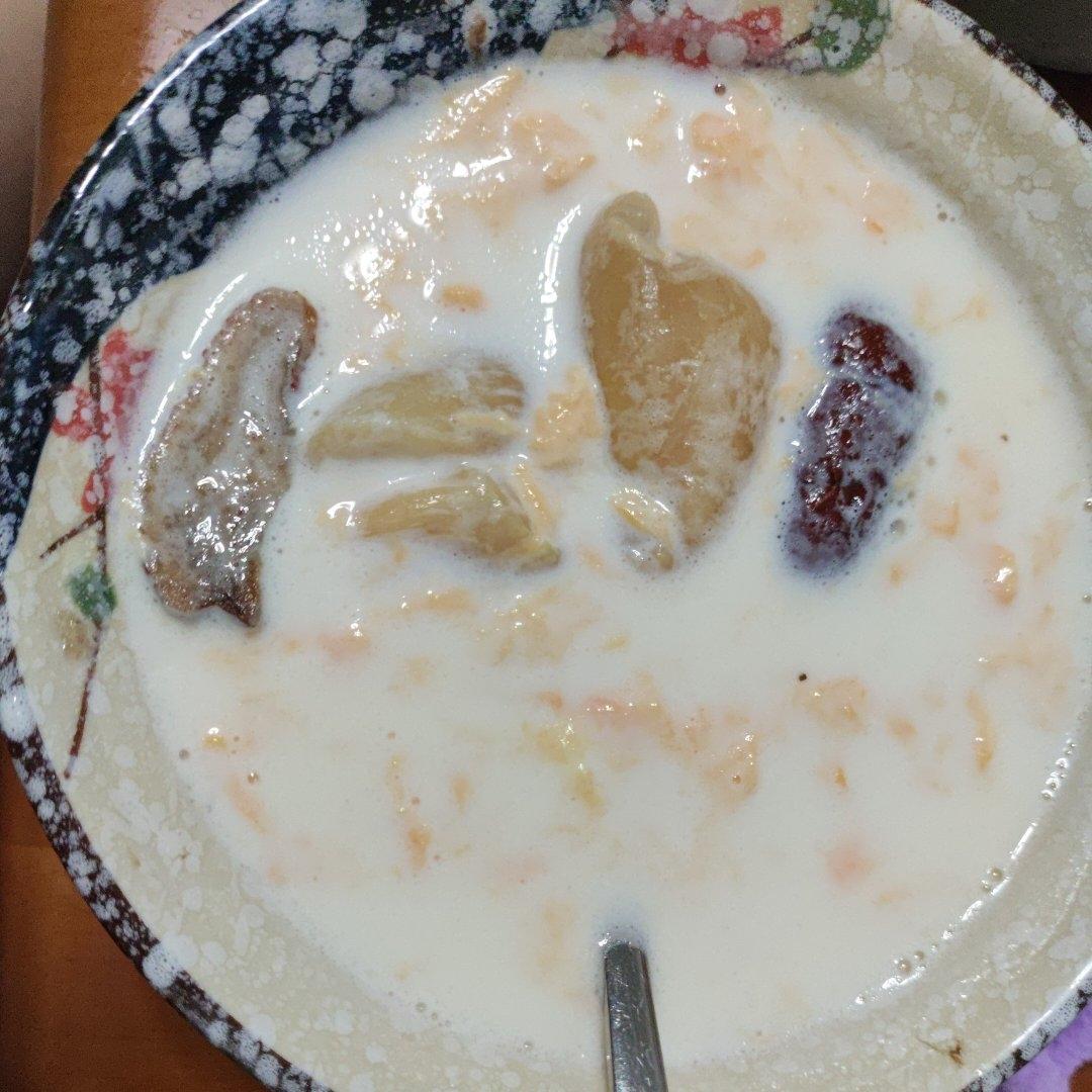 牛奶煮蛋花