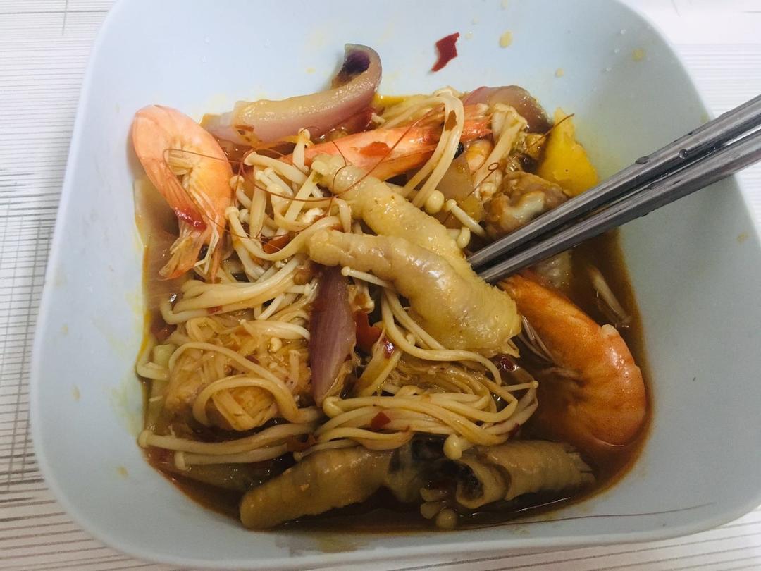 鸡爪虾煲