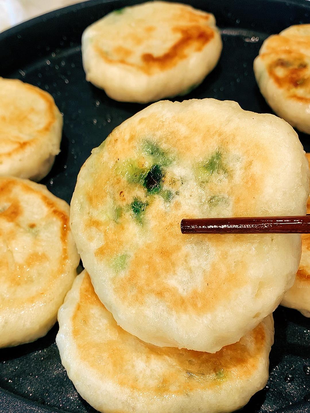 酥软的韭菜鸡蛋馅饼