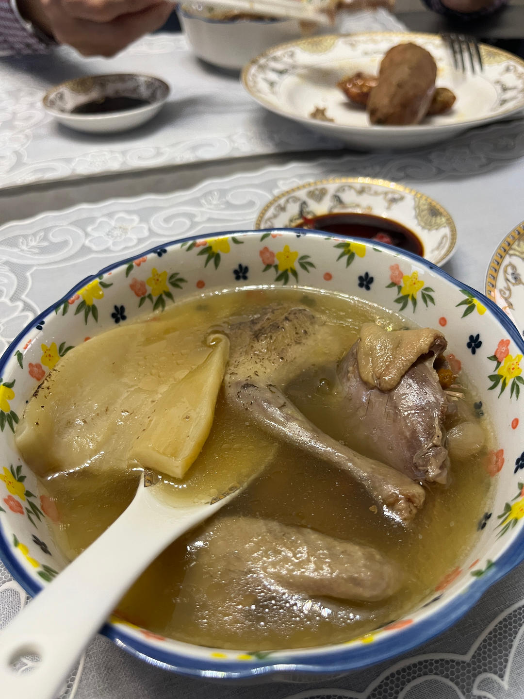 白鸽花胶滋补汤