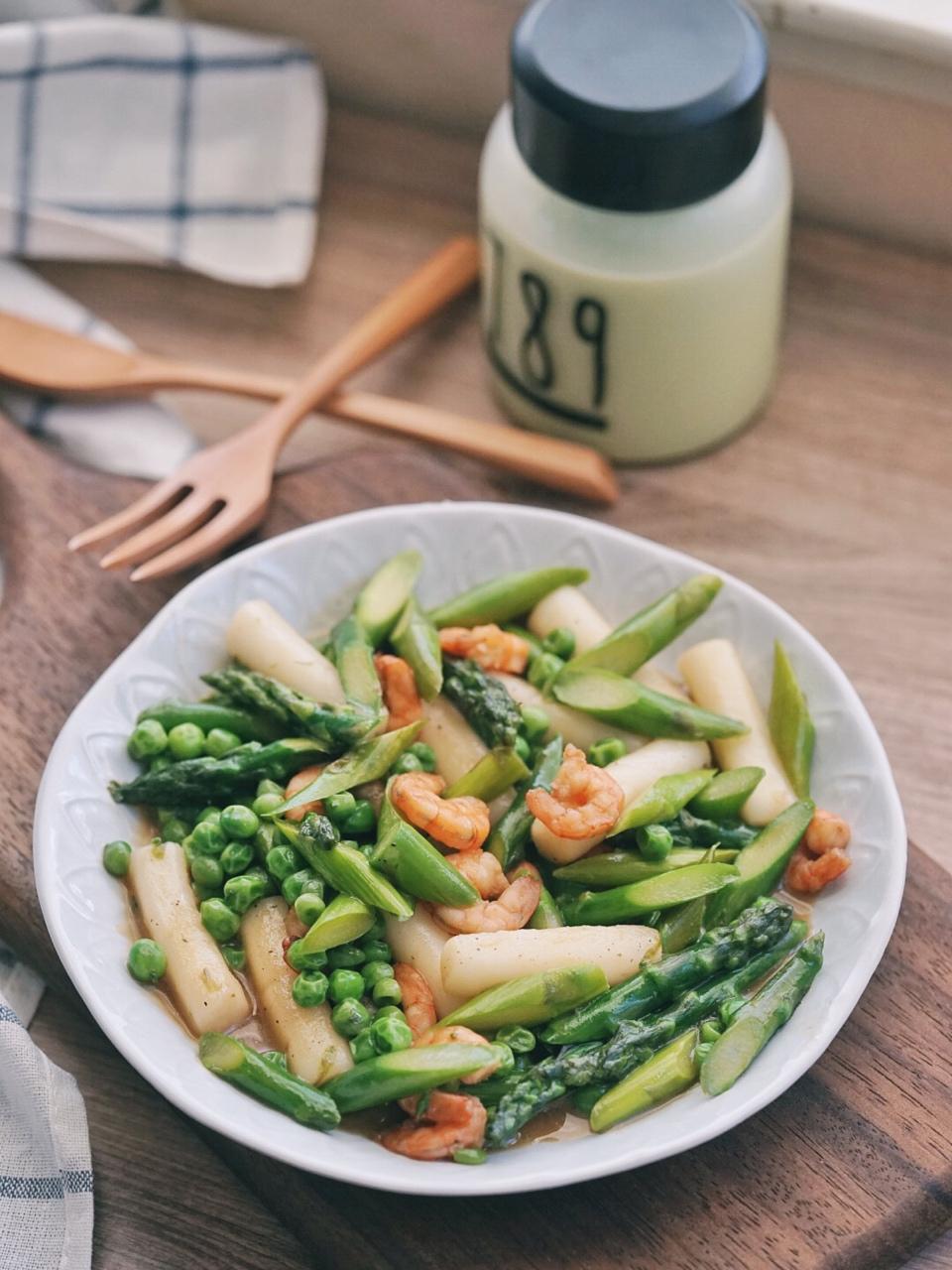 杂蔬鸡蛋炒年糕