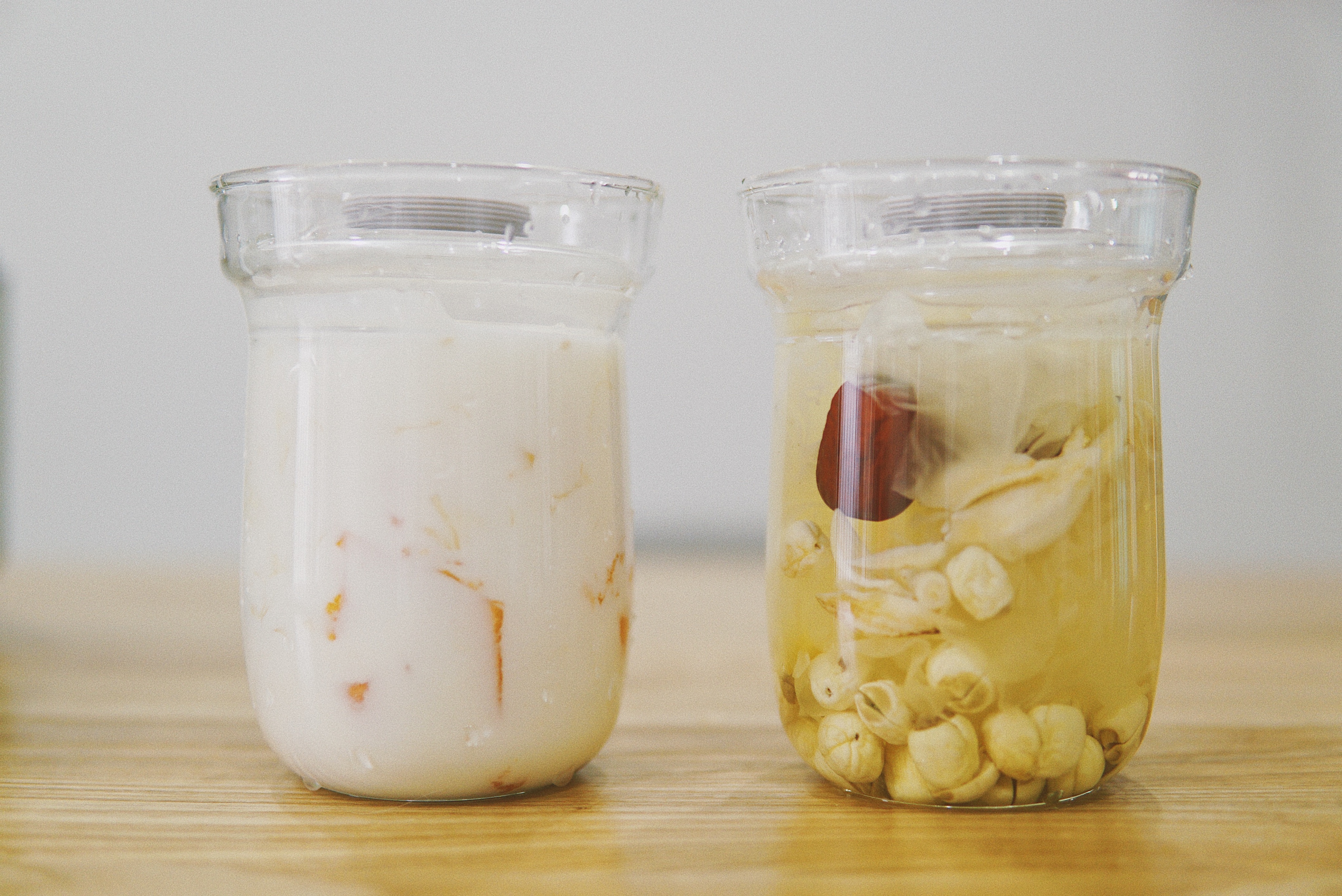 北鼎蒸炖锅：莲子百合银耳糖水+木瓜炖奶的做法 步骤1