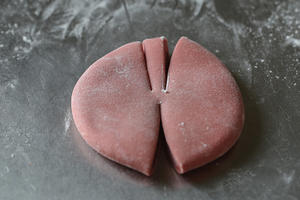 一次发酵网红粉色蝴蝶结豆沙面包（老夫的少女心啊）B74的做法 步骤7