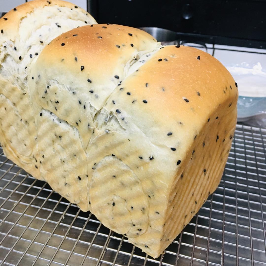 ✔️越嚼越香de黑芝麻咸吐司