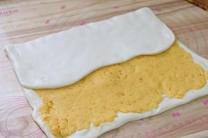 咸蛋黄酥脆小饼干的做法 步骤9