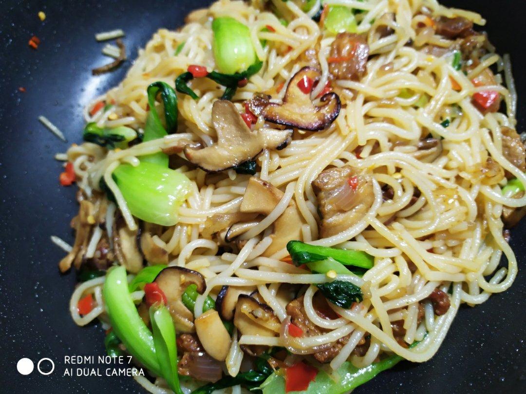 吃三碗不过瘾的懒人拌米粉