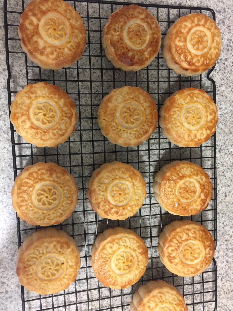 广式月饼—蛋黄莲蓉月饼