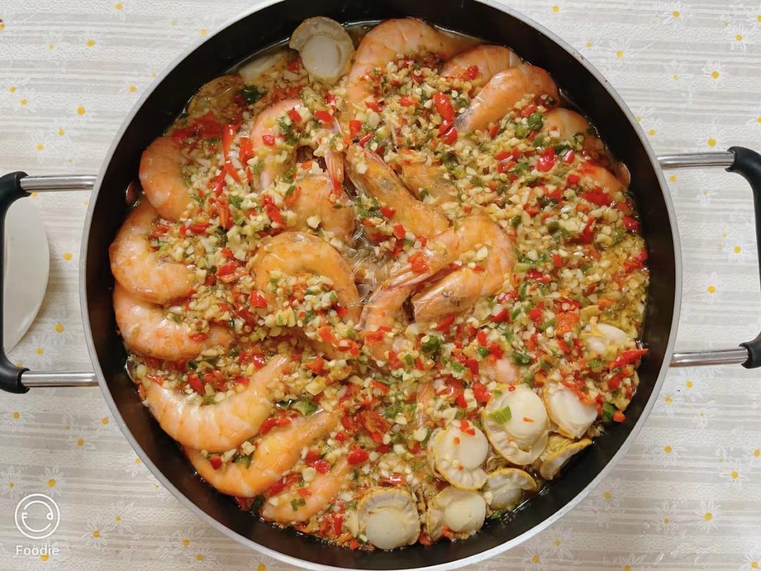 蒜蓉粉丝鲜虾煲