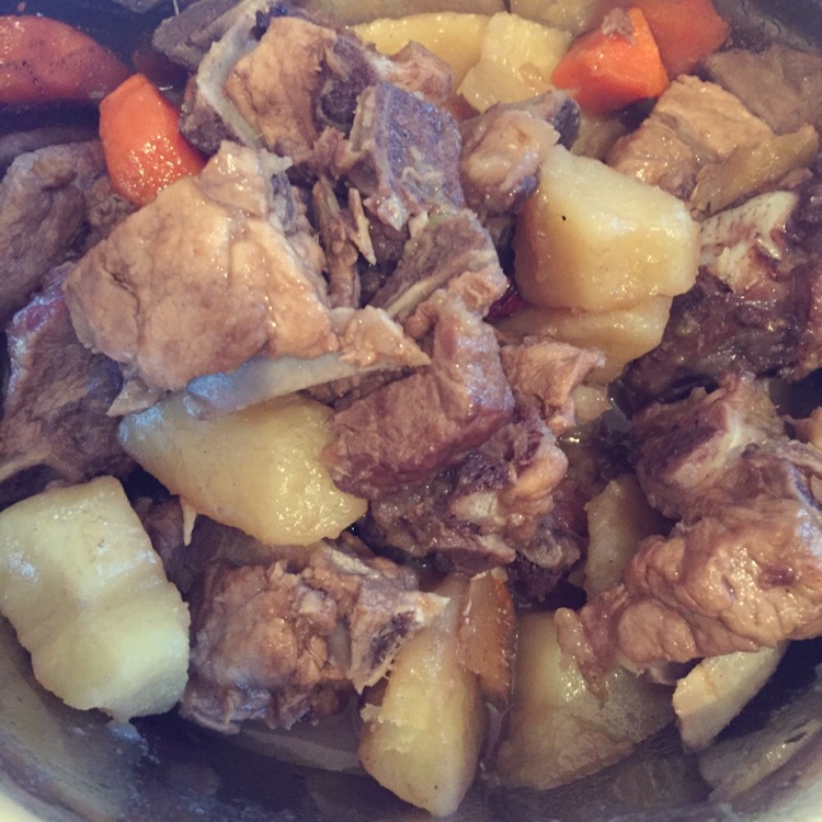 土豆烧排骨