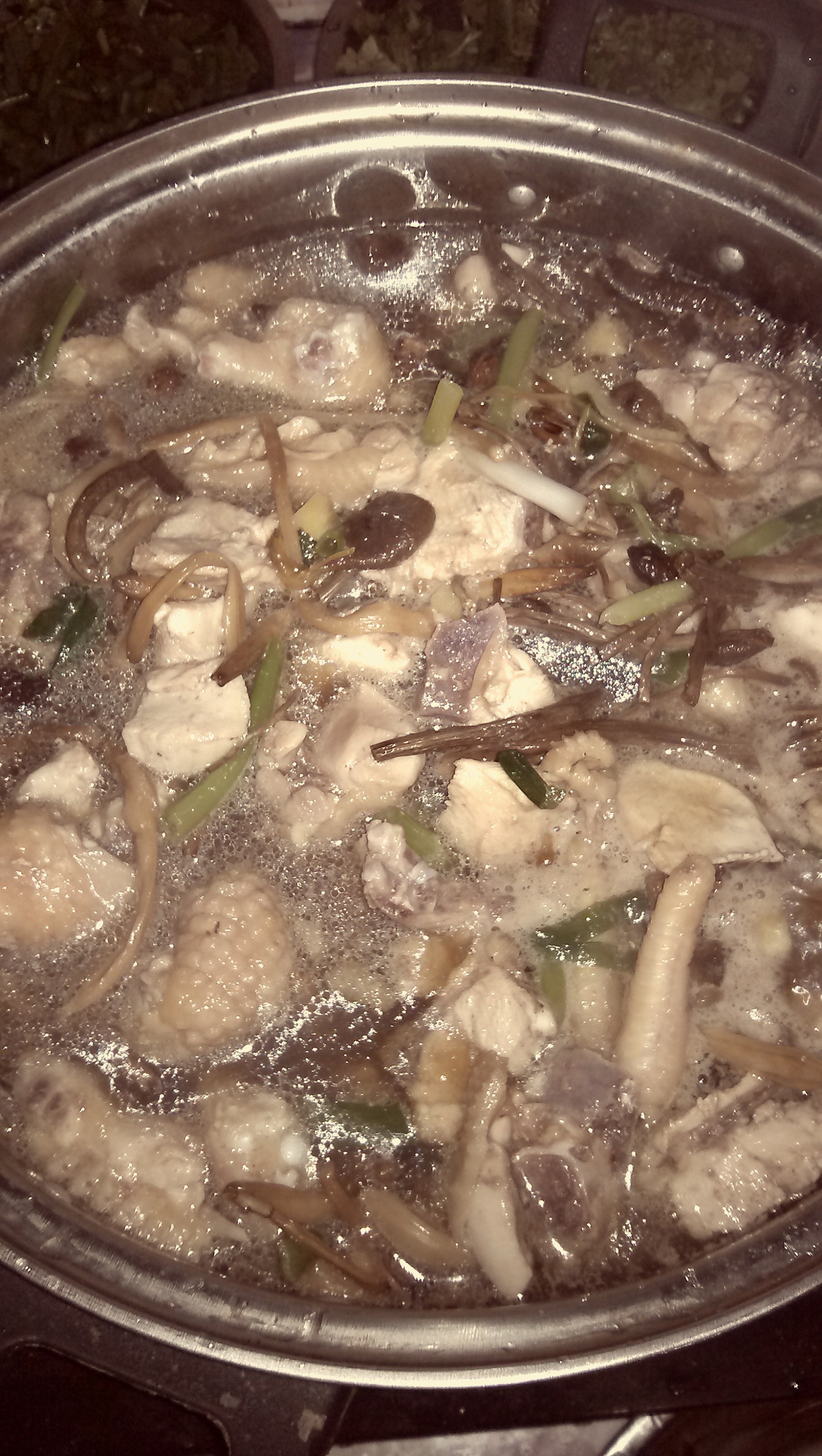 茶树菇炖鸡