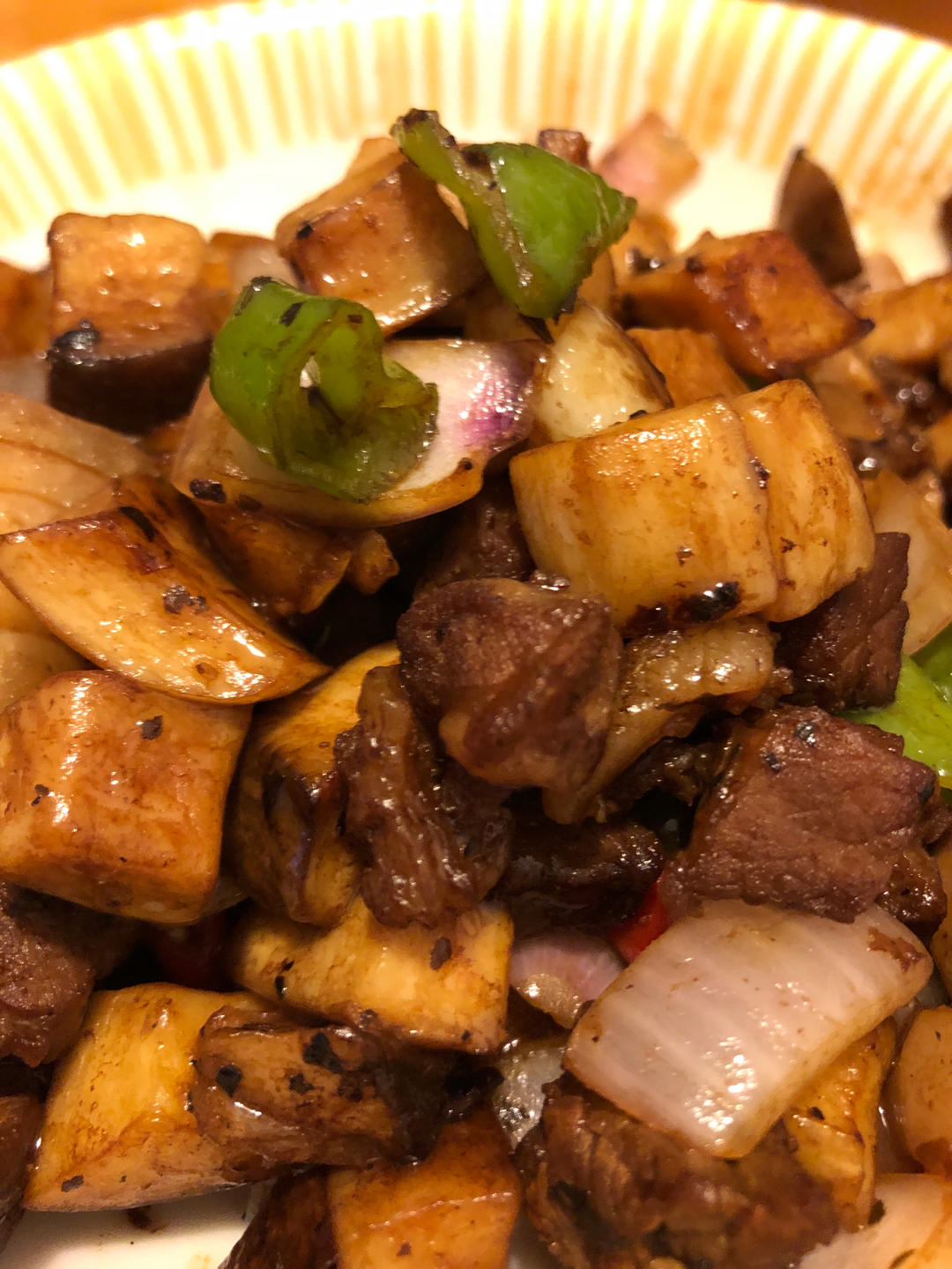 牛肉嫩度💯的黑椒杏鲍菇炒牛肉粒