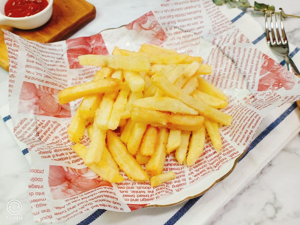 秒杀KFC！自制外酥里嫩的炸薯条，超好吃！的做法