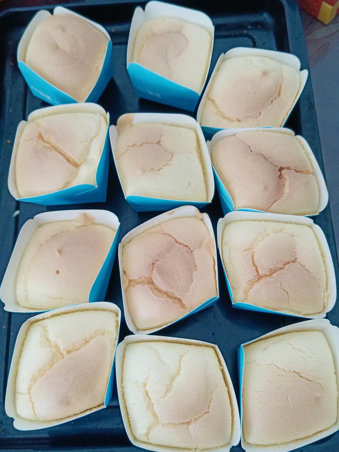 凉了也不回缩的戚风纸杯蛋糕🍰超级绵软 适合宝宝吃哦