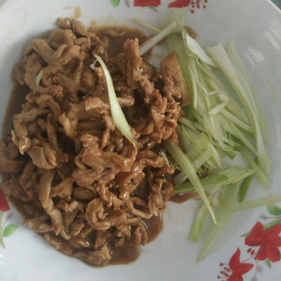京味儿来袭，烤鸭太肥，来份低卡又好吃的：京酱肉丝！