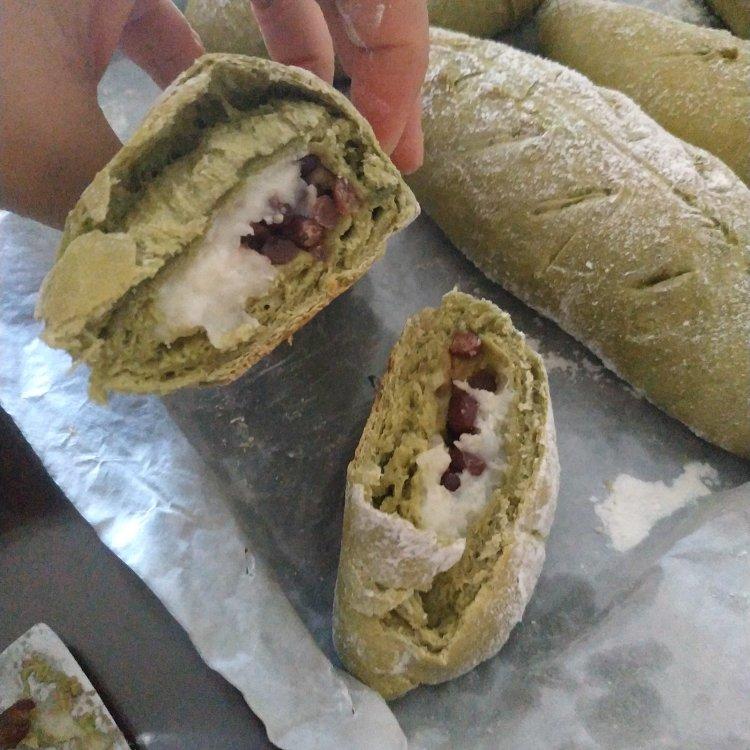 抹茶蜜豆软欧包