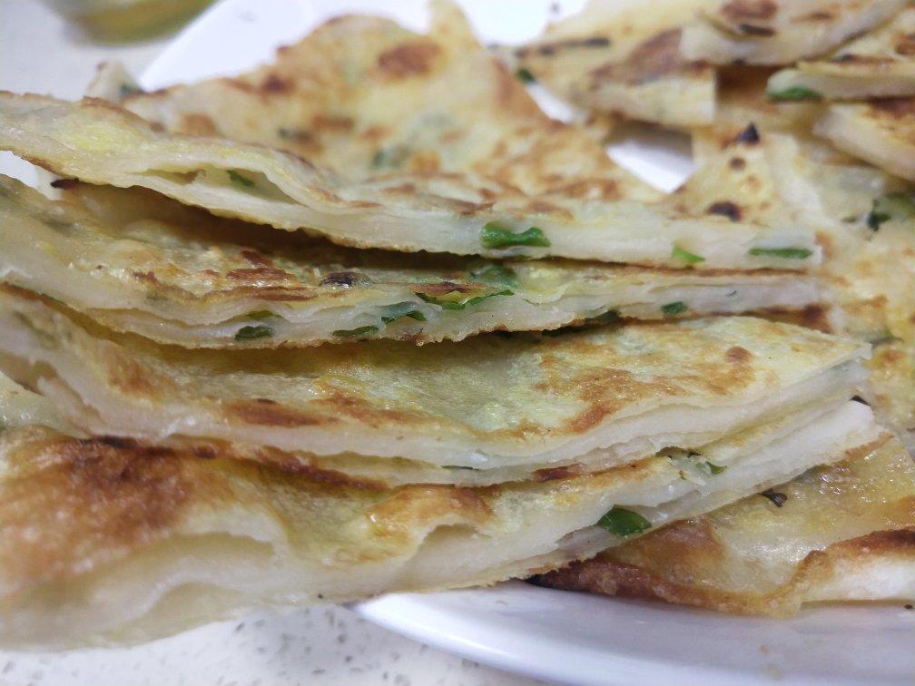 鸡蛋葱油饼                  （更新饼坯保存方法）