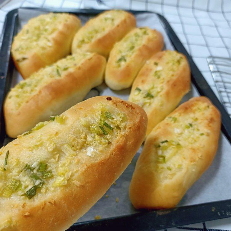 苏夫人呀做的经典法式黄油蒜香面包
