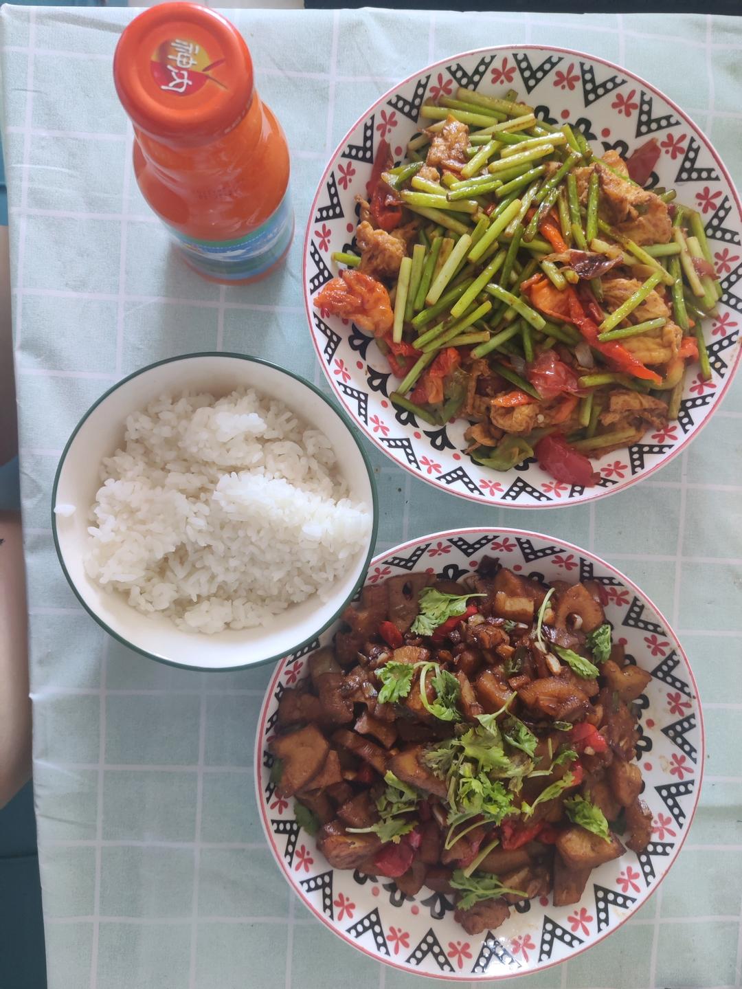 莲藕这样做，你家米饭都不够吃！下饭神器：孜然藕丁！