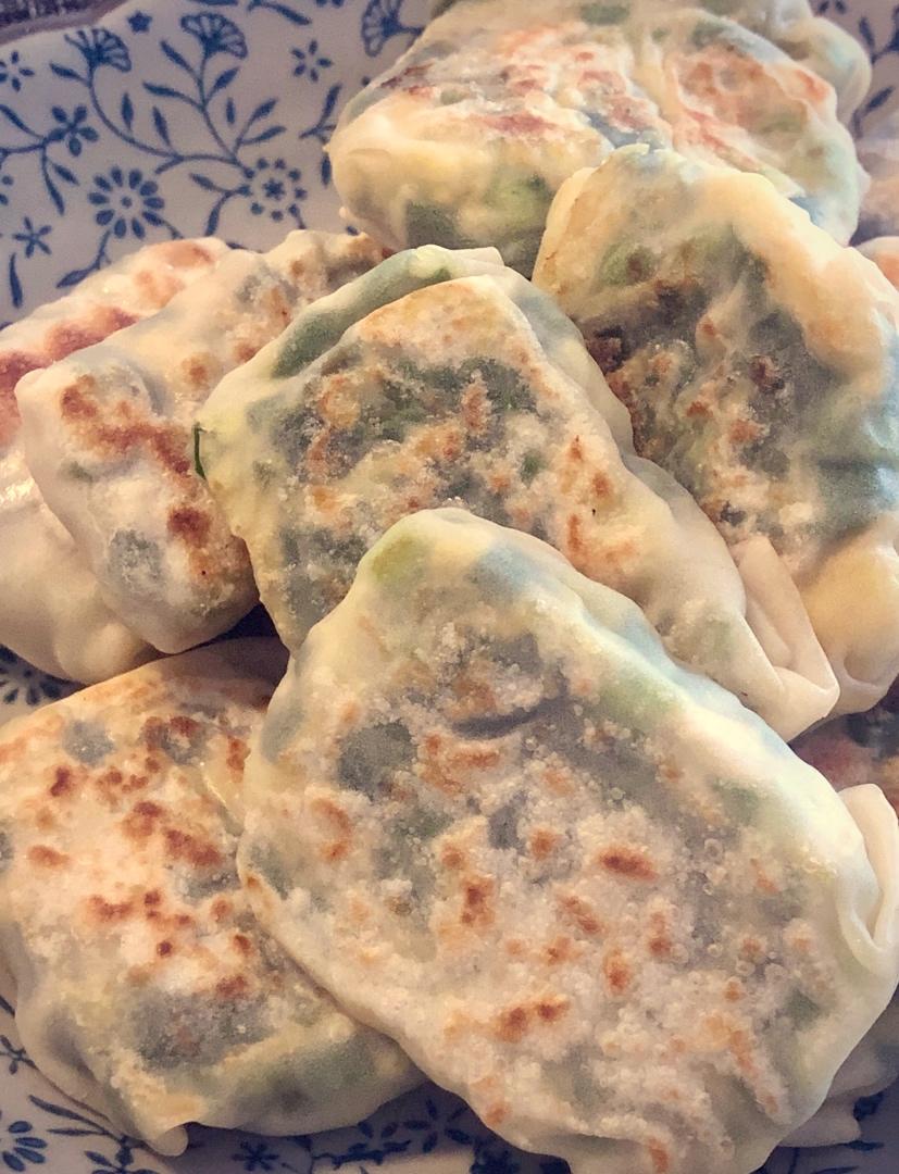 皮薄馅多的韭菜盒子