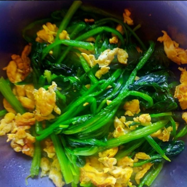 可缓解用眼疲劳的鸡蛋炒菠菜来啦