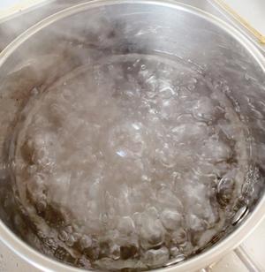 煮汤河粉的做法 步骤2